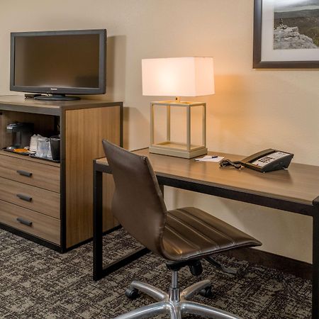Best Western Logan Inn Chapmanville Экстерьер фото
