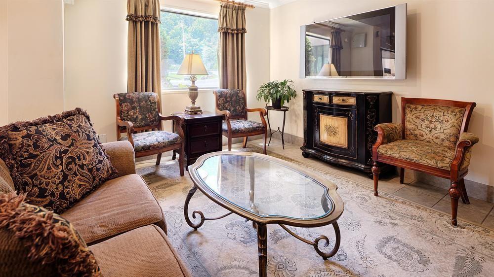 Best Western Logan Inn Chapmanville Экстерьер фото