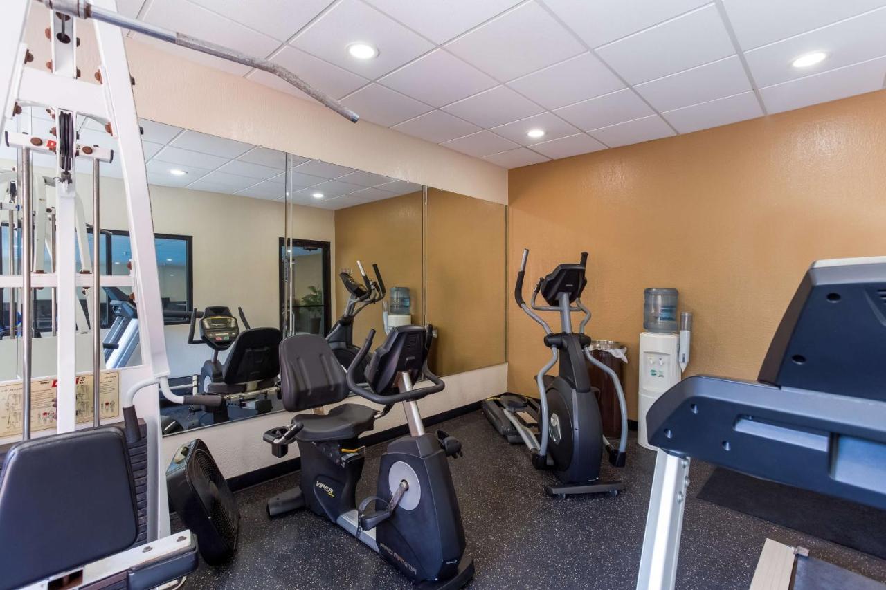 Best Western Logan Inn Chapmanville Экстерьер фото
