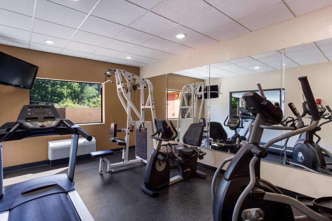Best Western Logan Inn Chapmanville Экстерьер фото